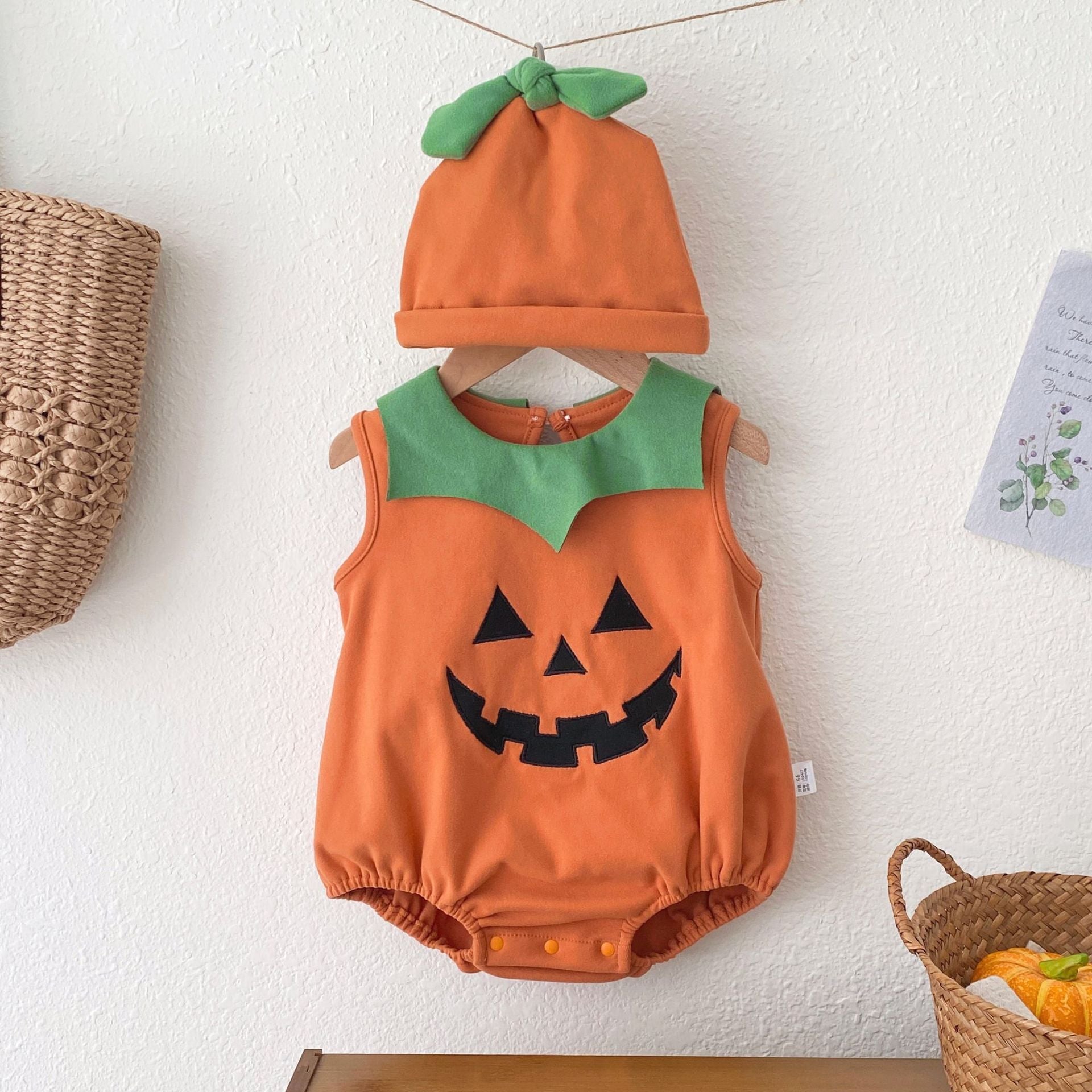 Autumn Arrival Baby Unisex Sleeveless Halloween Pumpkin Pattern